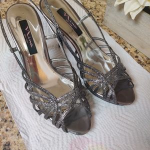 Nina shiny formal shoes